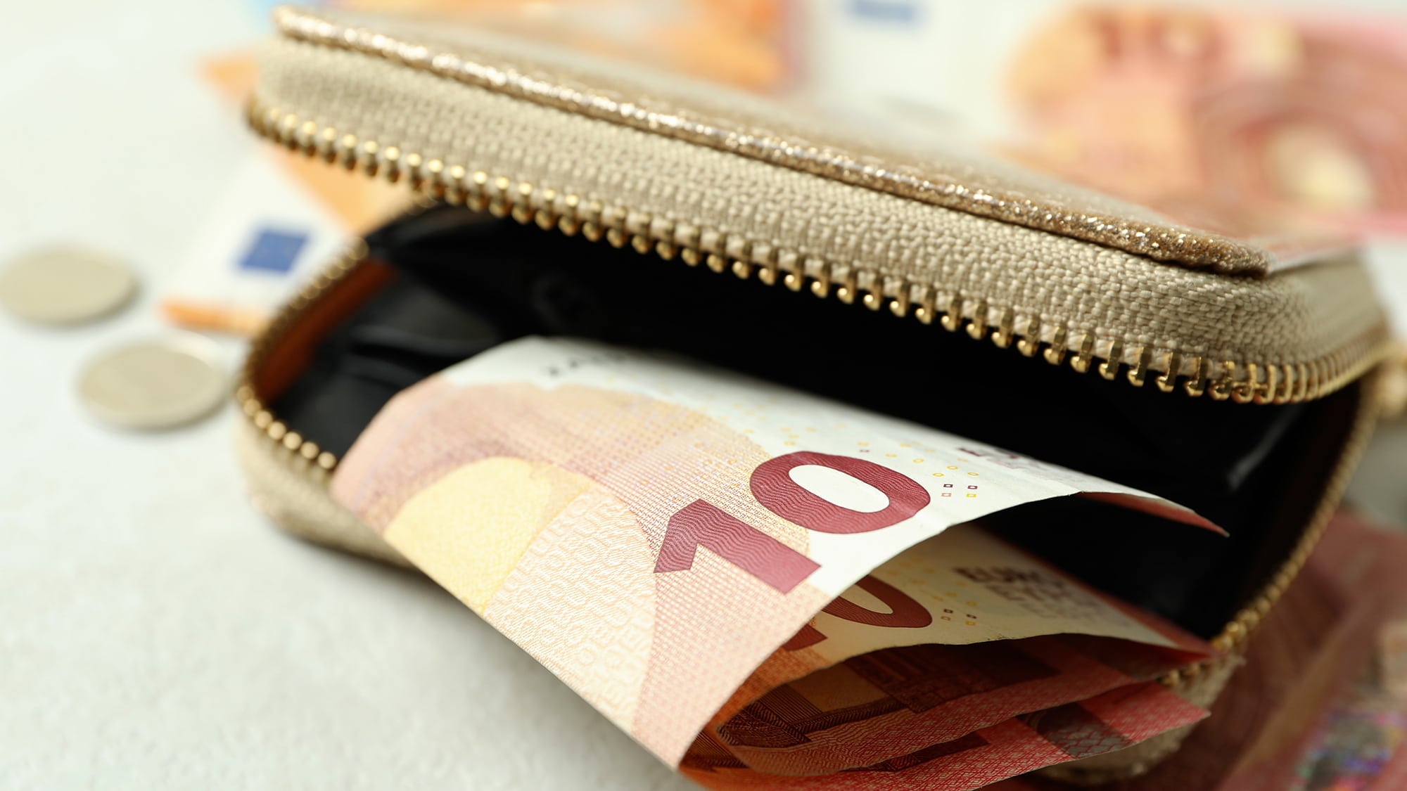 „Инфлационен чек“ от 50 евро за 550 хил. българи