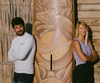 От три дъски и пет платна до център за водни спортове: историята на Аkasha surf