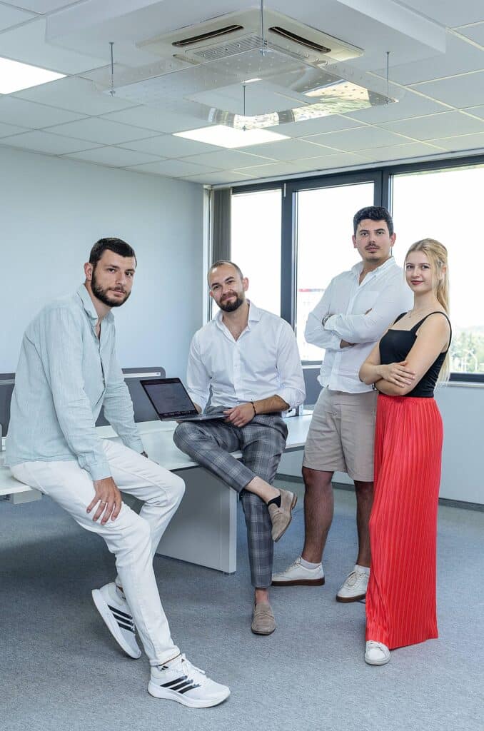 Огнян Апостолов и Builderly доближават сайта и мобилното приложение на един клик разстояние от всеки бизнес след инвестиция от 300 хил. евро от Vitosha Ventures