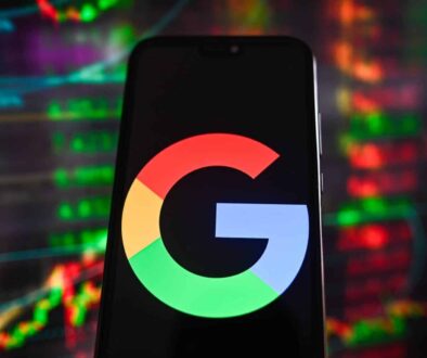 AI трябваше да бъде следващият голям двигател на растежа на Google. Засега обаче той се превръща и в сериозно финансово предизвикателство за Alphabet. 