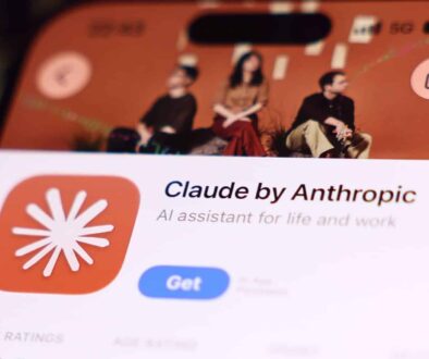 Anthropic тръгва към борсата с главоломен ръст на приходите